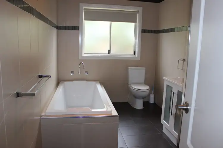 Seventh view of Homely house listing, 8 Wren Close, Tamworth NSW 2340