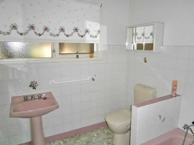 Sixth view of Homely house listing, 5 Matthews Street, Waikerie SA 5330