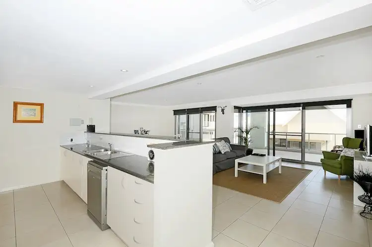 Fifth view of Homely unit listing, 18/1 Breakwater Parade, Mandurah WA 6210