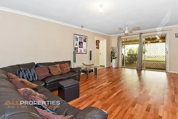 27 REGAL DRIVE, Regents Park QLD 4118