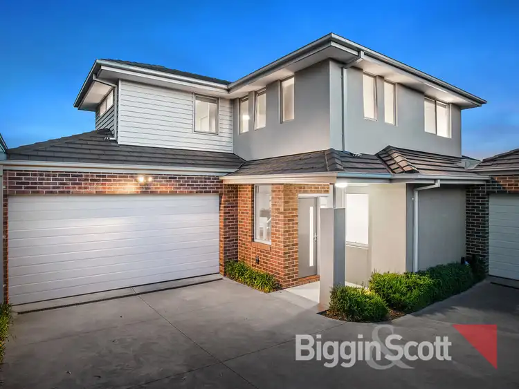 Main view of Homely townhouse listing, 2/250 Waverley Road, Mount Waverley VIC 3149