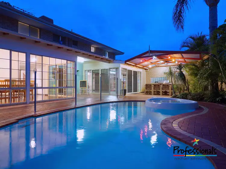 15 Drake Way, Morley WA 6062