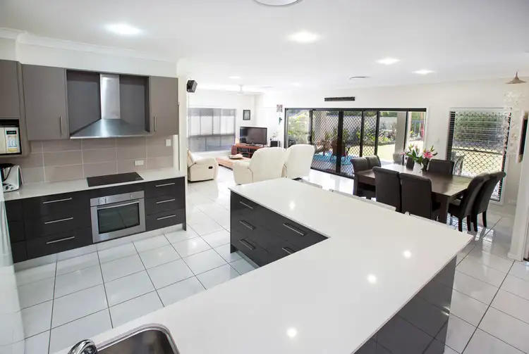 Second view of Homely house listing, 14 Freya Ct, Newport QLD 4020