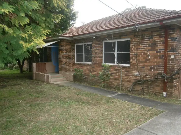 8 Arnold Street, Peakhurst NSW 2210