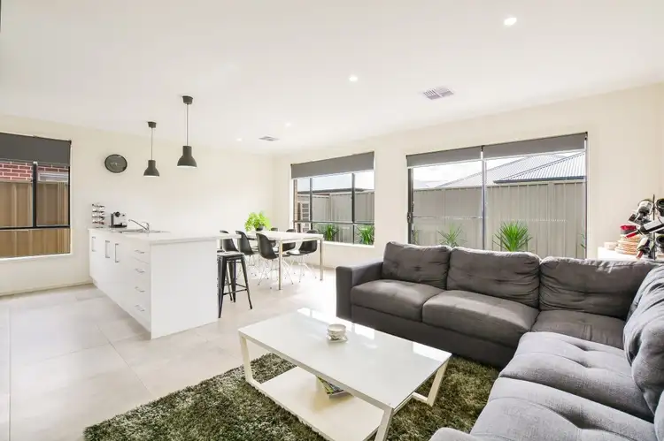 17 Scope Road, Woodcroft SA 5162
