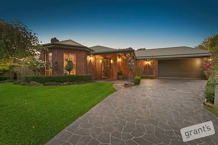 11 Dryden Court, Berwick VIC 3806