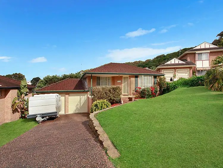 17 Cinnabar, Caves Beach NSW 2281
