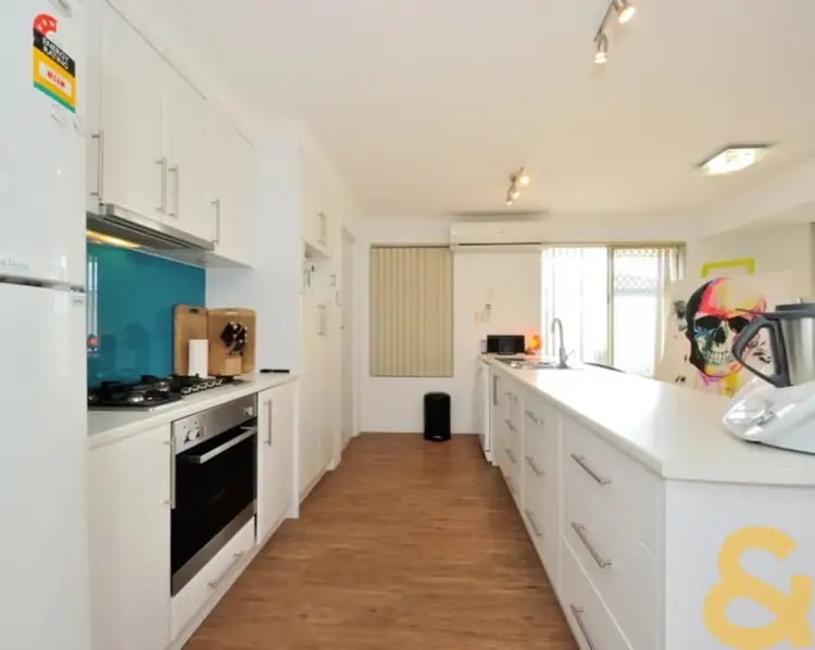 Fifth view of Homely house listing, 2 Vermilion Glade, Warnbro WA 6169