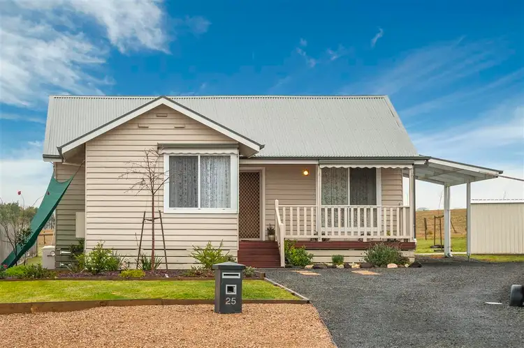 25 Palmer Place, Kyneton VIC 3444