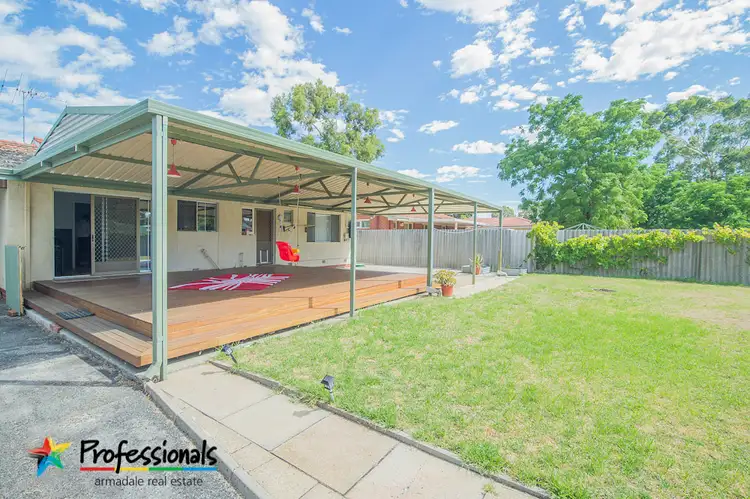 14 Chasley court, Kelmscott WA 6111