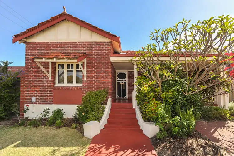 133 Gwenyfred Rd, Kensington WA 6151