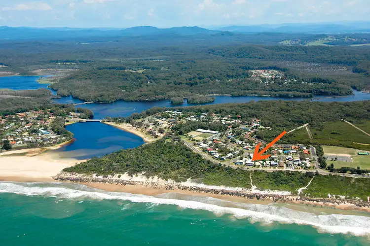 Main view of Homely block of units listing, 1713 Ocean Drive, Lake Cathie NSW 2445