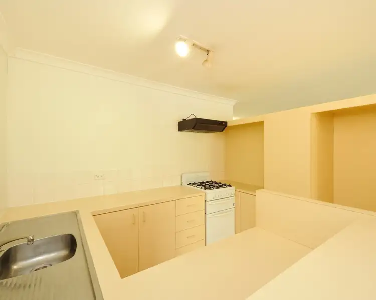Fifth view of Homely unit listing, 2/9 Kent Street, Rockingham WA 6168