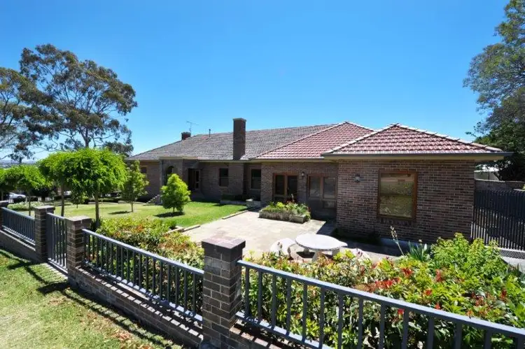 Main view of Homely house listing, 98 Upper Street, Tamworth NSW 2340
