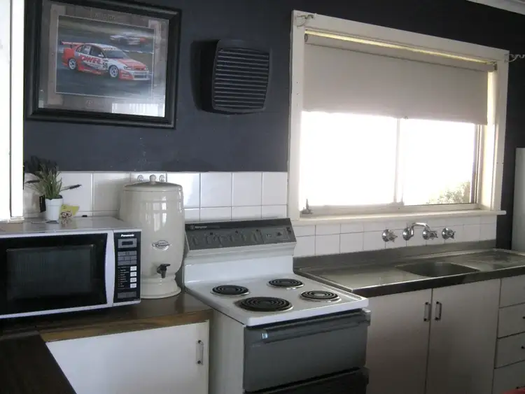 Fifth view of Homely house listing, 20 Oliver Street, Bordertown SA 5268