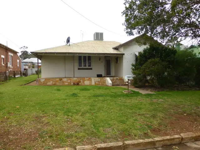 53 Albert Street, Parkes NSW 2870
