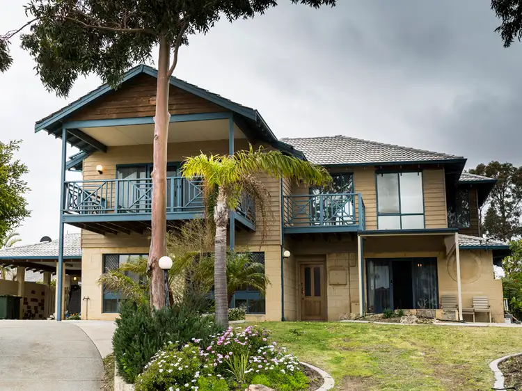 8 King Place, Padbury WA 6025