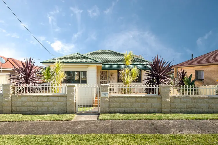 72 Weringa Avenue, Lake Heights NSW 2502