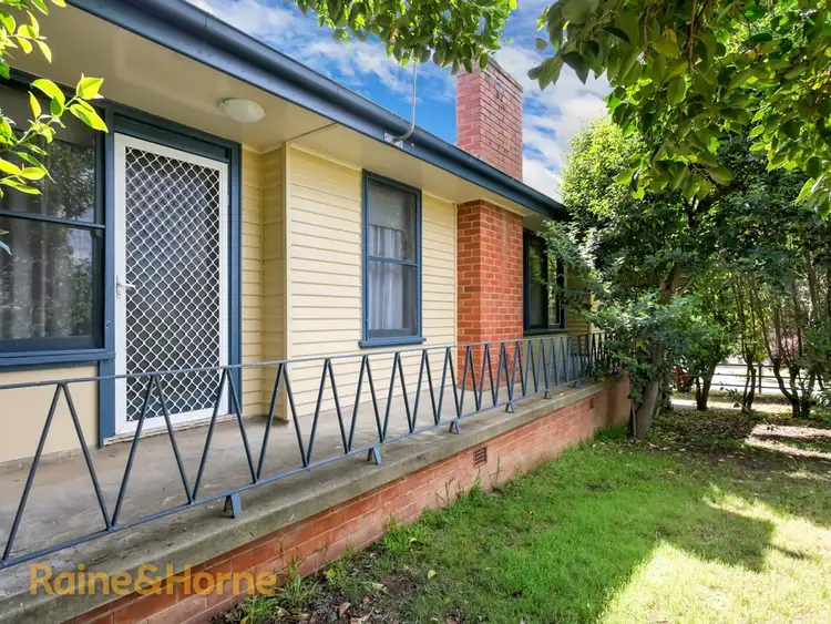 90 Warrawong Street, Kooringal NSW 2650