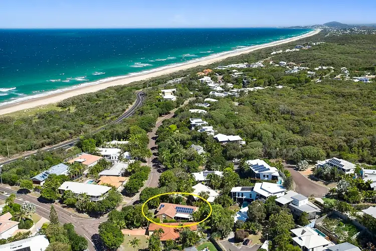 73 Wavecrest Drive, Castaways Beach QLD 4567