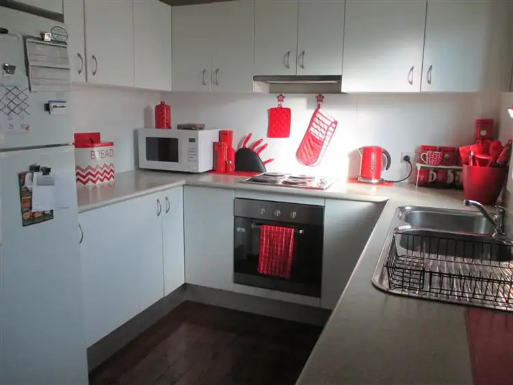 Second view of Homely house listing, 5 Fiji, Lethbridge Park NSW 2770
