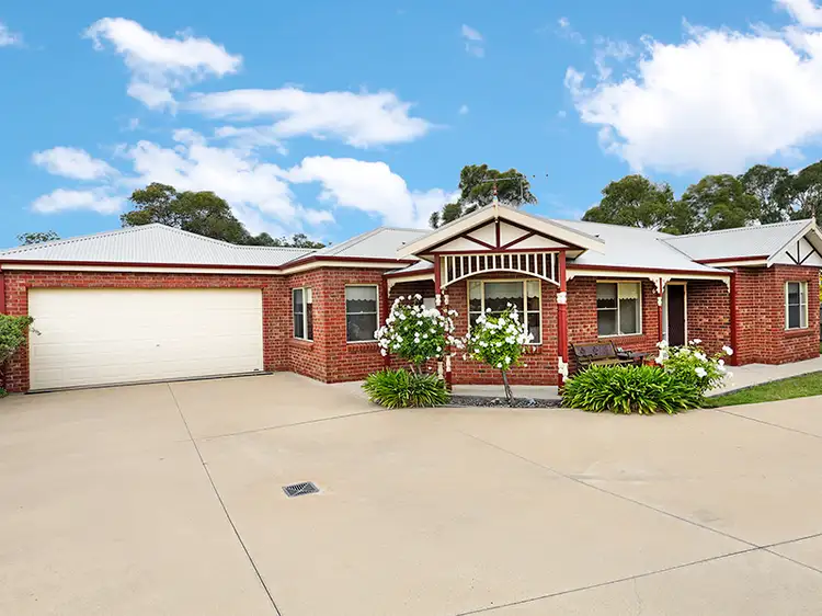 2/13 Finningley Court, Highton VIC 3216