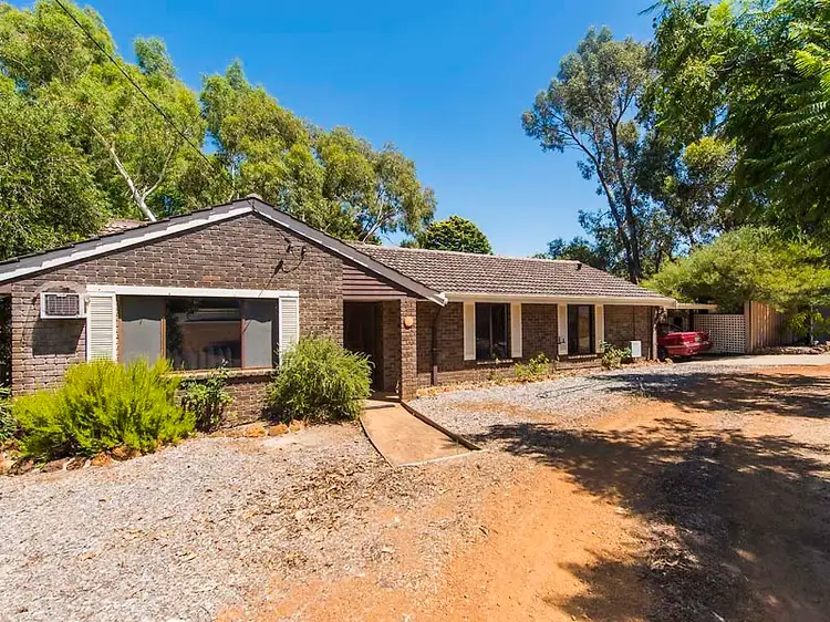 7 Avonia Road, Kalamunda WA 6076