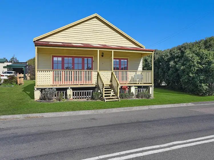 4 Lindsley St, Catherine Hill Bay NSW 2281