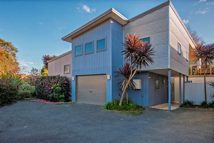 4/2a Lyndara Drive, Penguin TAS 7316