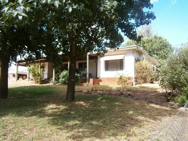 195 Gibbs Rd, Boyup Brook WA 6244