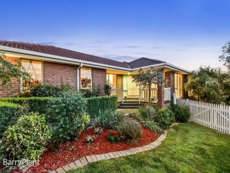 16 Strathbogie Court, Kilsyth VIC 3137