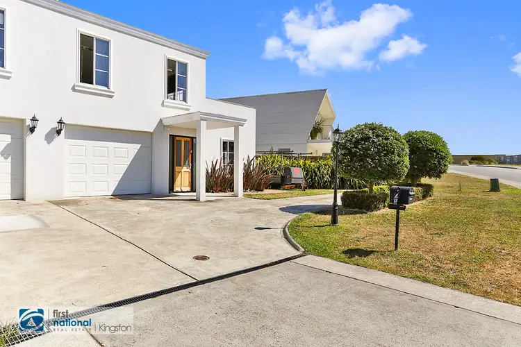 2/24 Staff Road, Electrona TAS 7054