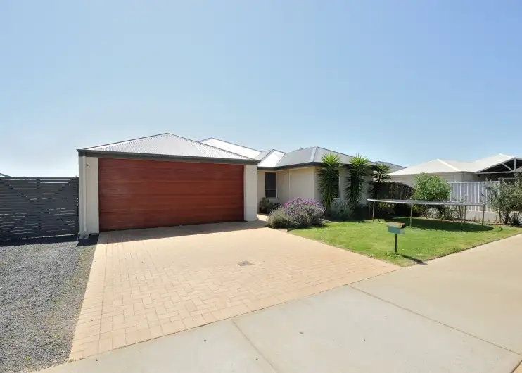 17 Provincia Parade, Yalyalup WA 6280