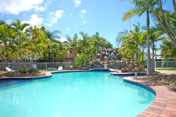 27/2 St Kevins Ave, Benowa QLD 4217