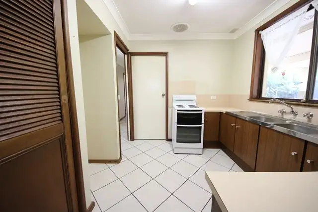Fifth view of Homely house listing, 2 Meurer Court, Dubbo NSW 2830