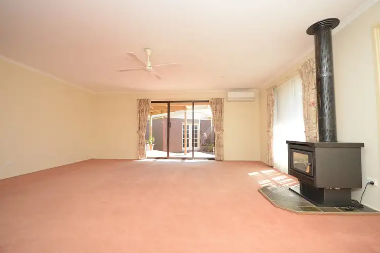 Fourth view of Homely house listing, 10 Arco Court, Bairnsdale VIC 3875