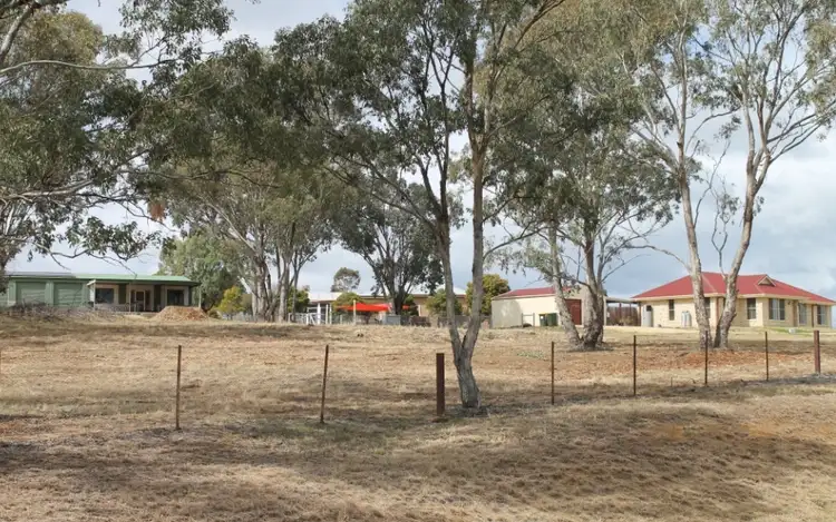 120 Runnymede Drive, Inverell NSW 2360