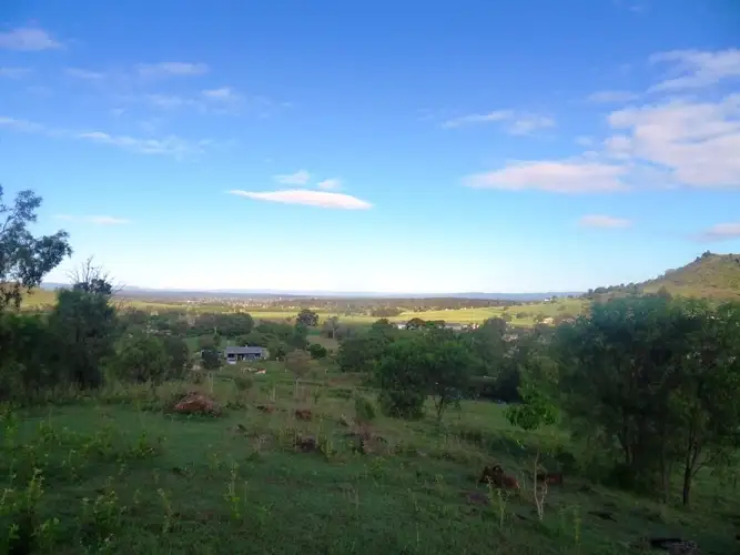 11 Bushman, Plainland QLD 4341
