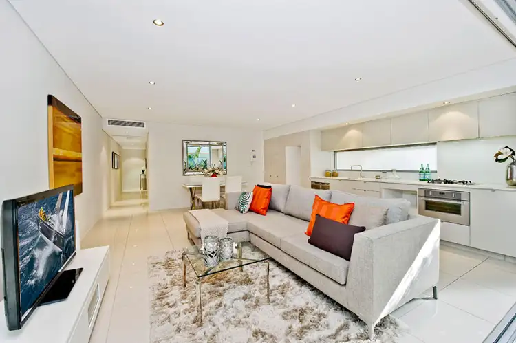 Third view of Homely apartment listing, 4/6-8 Jaques Avenue, Bondi Beach NSW 2026