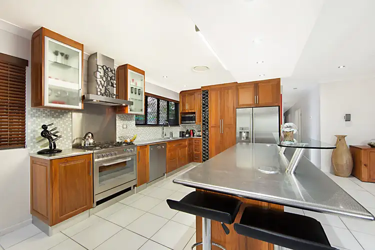 8 Whitsunday Drive, Kirwan QLD 4817