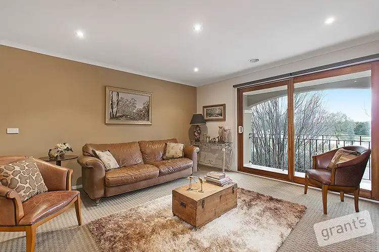 Fifth view of Homely house listing, 2 Glenmaggie Close, Berwick VIC 3806