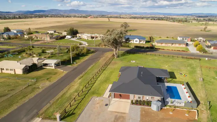 Fifth view of Homely house listing, 1 Garrison Court, Tamworth NSW 2340