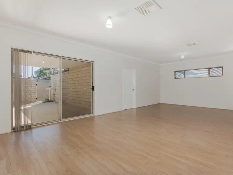 Fifth view of Homely house listing, 10 Nannup Bend, Baldivis WA 6171