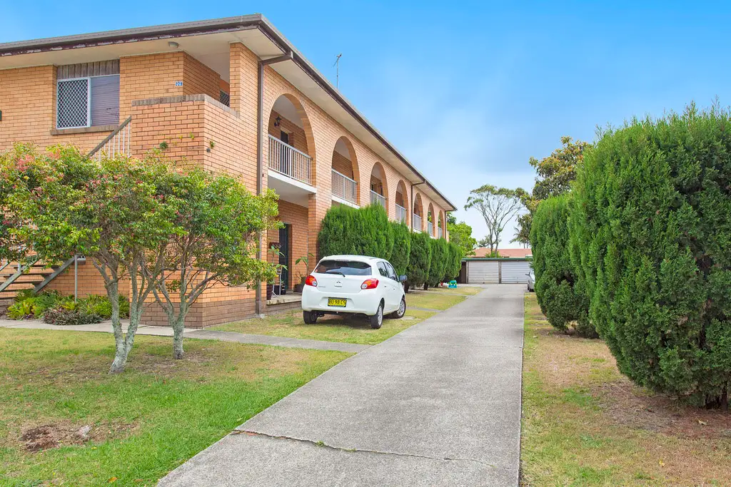 Main view of Homely unit listing, 2 / 229 Kennedy Drive, Tweed Heads West NSW 2485