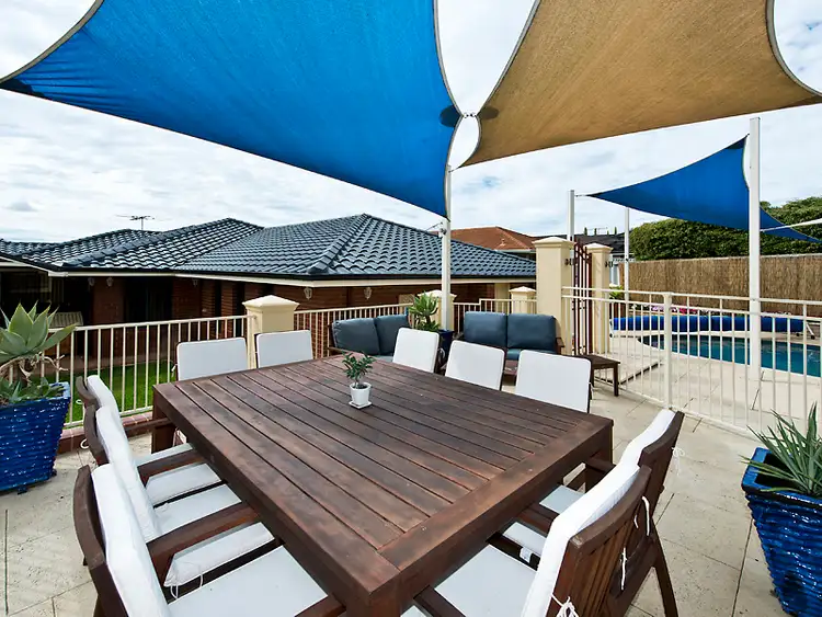 Fifth view of Homely house listing, 2 Jasper Crt, Bibra Lake WA 6163