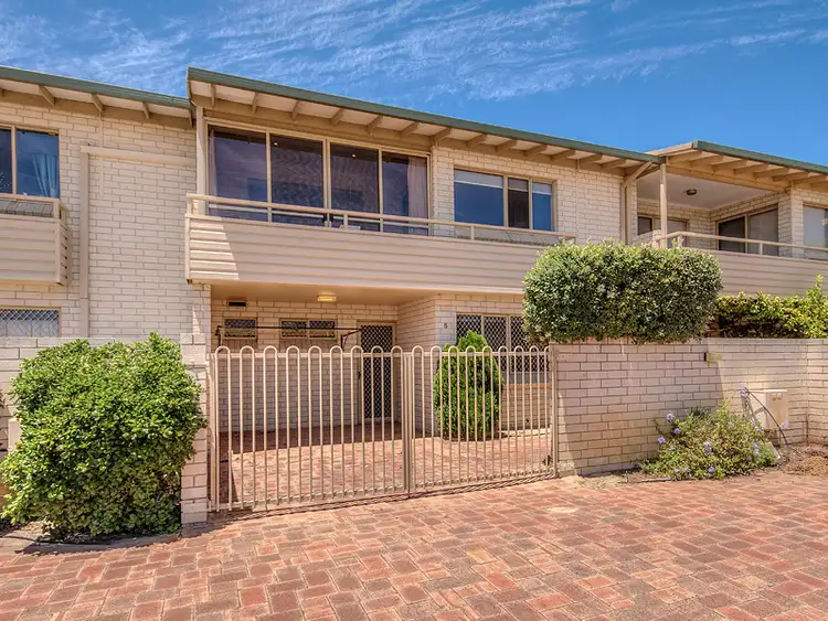 5/6 Bay View Street, Rockingham WA 6168