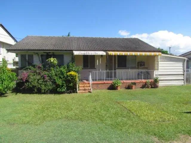 34 Hill Pd, Clontarf QLD 4019