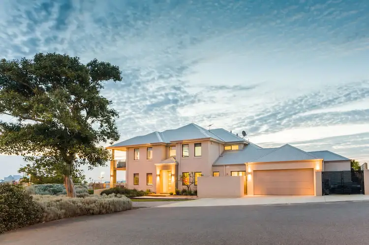2 Orsino Boulevard, North Coogee WA 6163