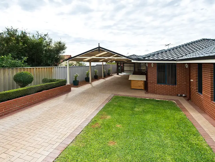 Sixth view of Homely house listing, 2 Jasper Crt, Bibra Lake WA 6163