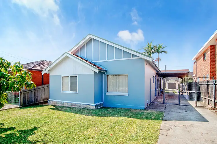 18 Luke Avenue, Burwood NSW 2134